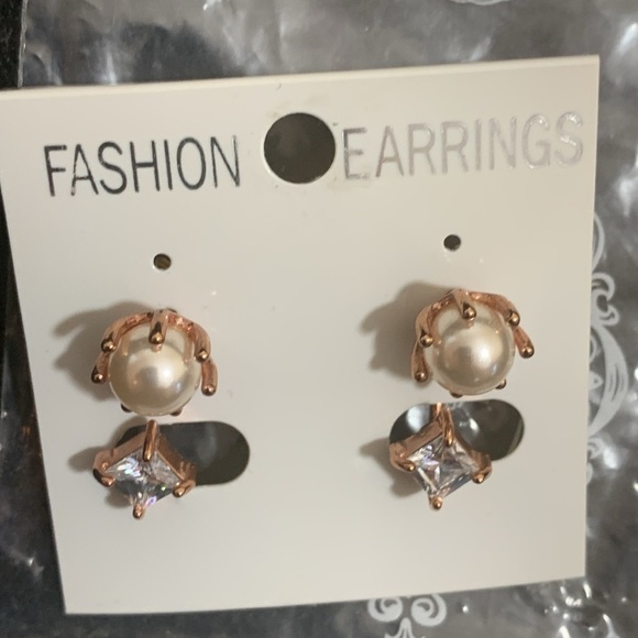 NIP Gold Tone Faux Pearl Stud Ear Jacket Fashion Earrings - Picture 4 of 7